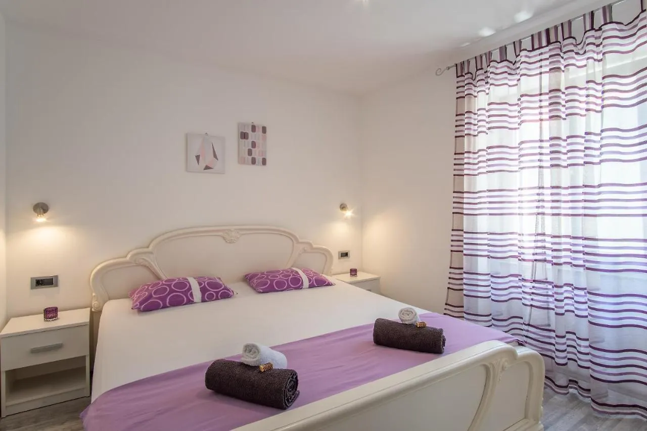 Private Holliday Apartment Pag Town