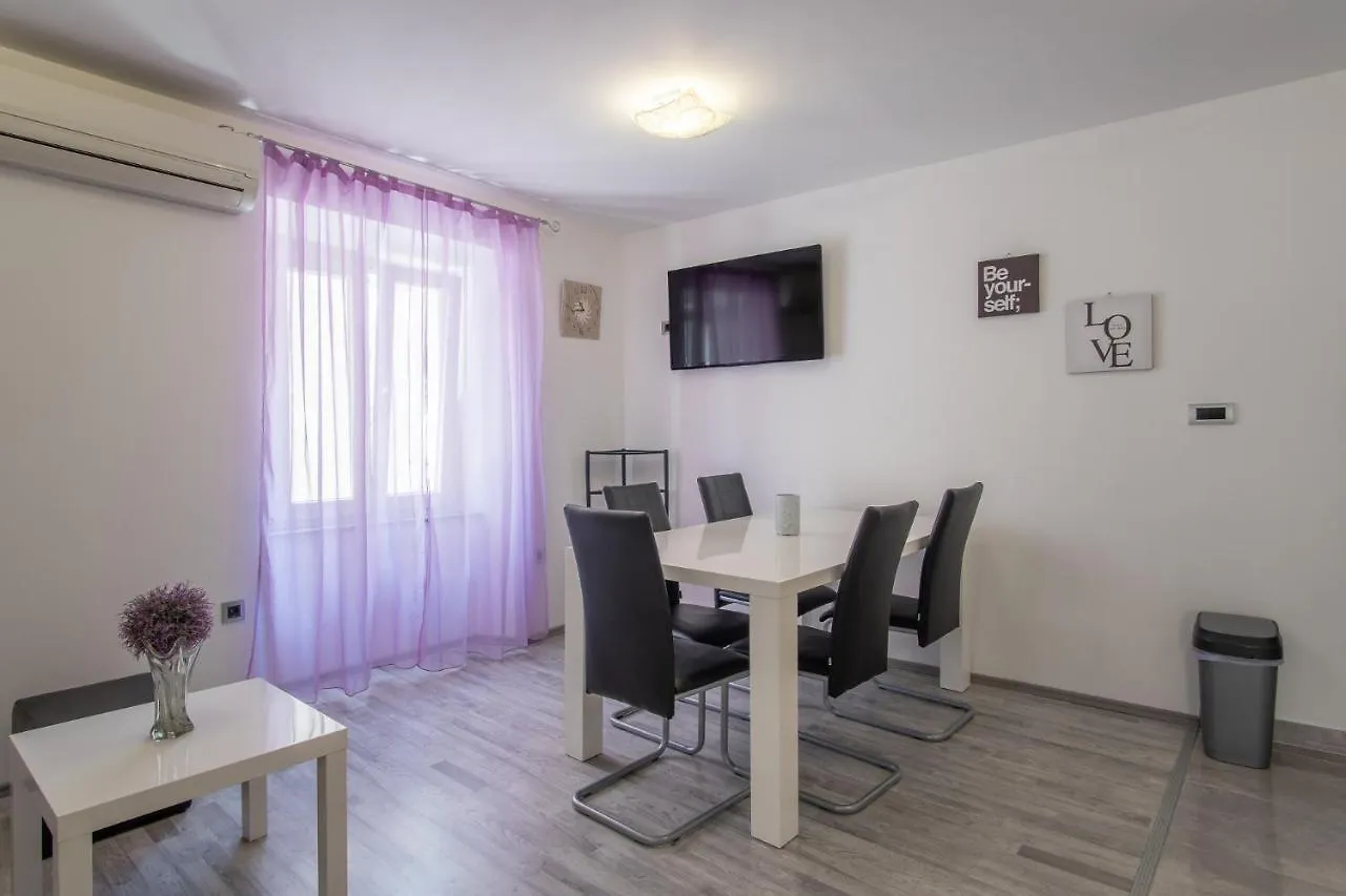 Private Holliday Apartment Pag Town